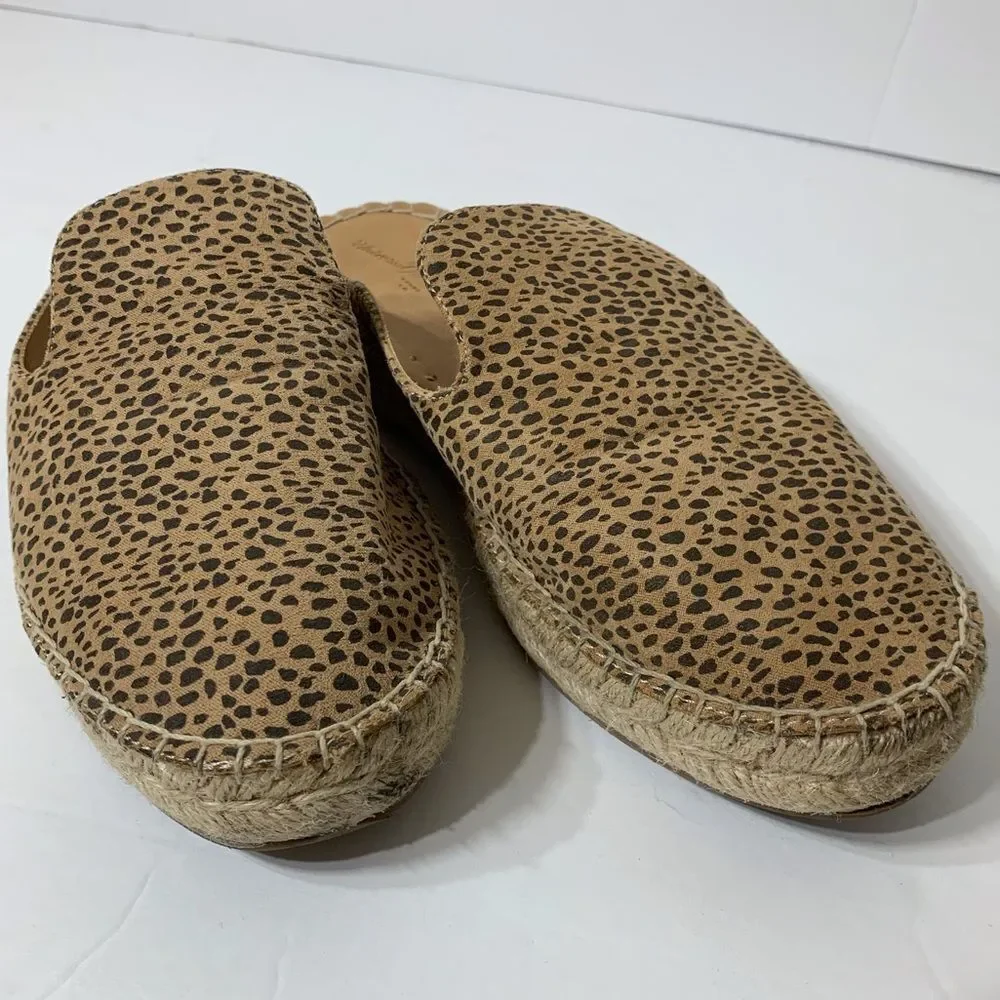 EUC‎ Universal Thread Animal Print Espadrille Mules